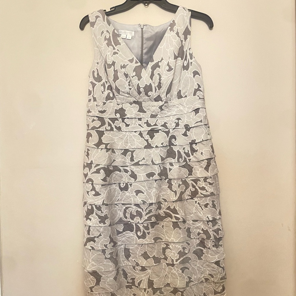London Times Gray Floral Lace Midi Dress
